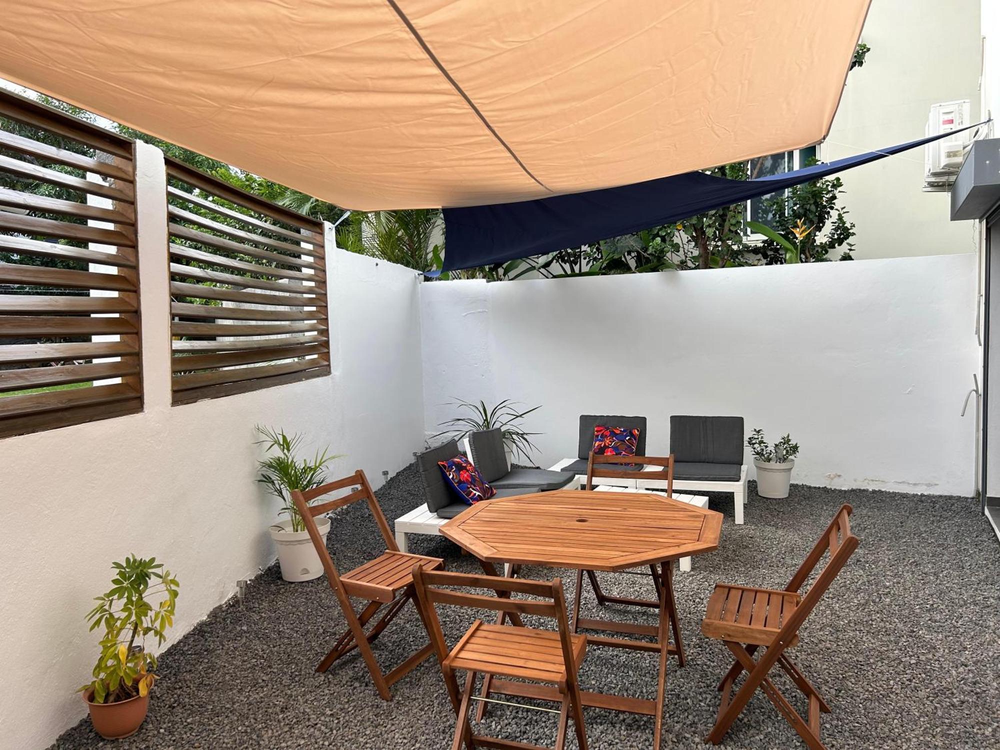 Appartement A 2 Pas De La Plage De Terre Sainte Екстер'єр фото